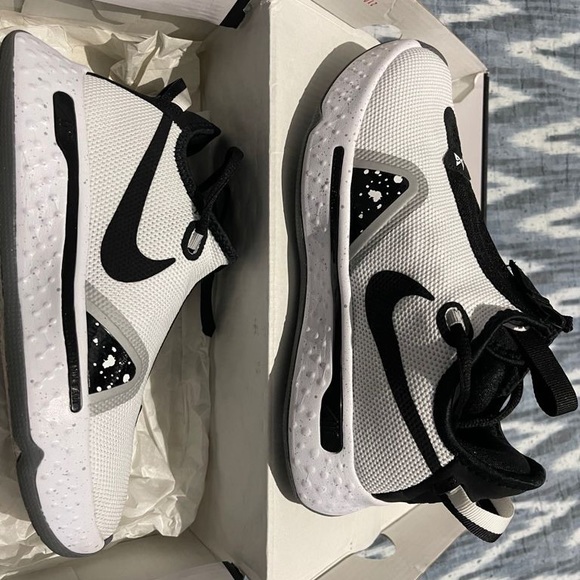 Paul George IV lightly used size 5.5, women size 7 - Picture 4 of 5